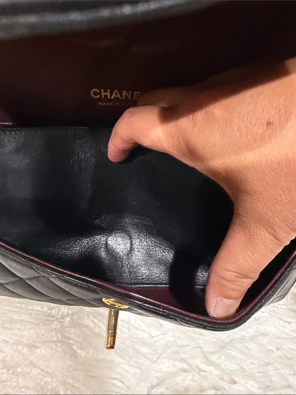CHANEL Black Quilted Shoulder Bag with Gold Chain